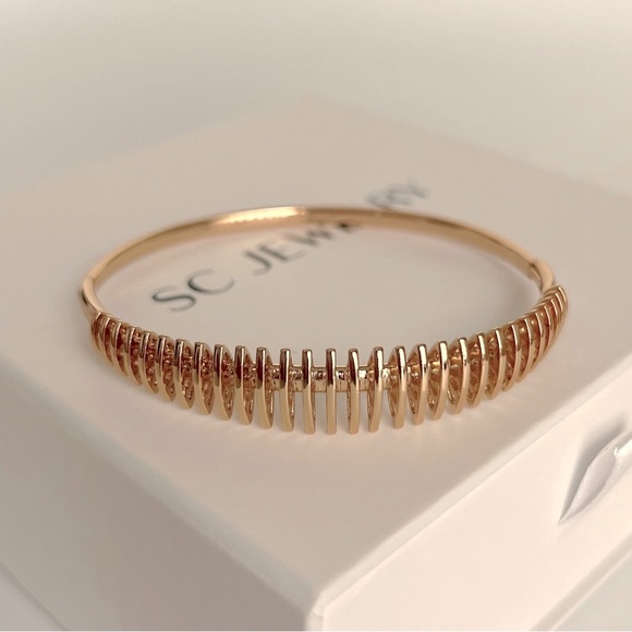 18k Gold Plated Bangle Bracelet Waterproof Jewelry - Picture 2 of 12